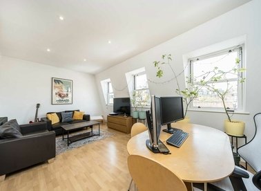 Properties to let in Essex Road - N1 8LX view1