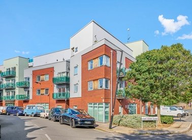 Properties let in Evan Cook Close - SE15 2HH view1