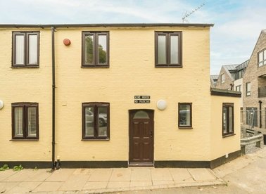 Properties to let in Factory Yard - W7 3UG view1