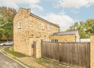 Properties let in Fairfield Place - KT1 2RH view1