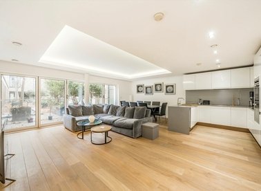 Properties to let in Farm Lane - SW6 1QA view1