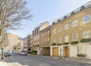 Properties to let in Farm Street - W1J 5RF view1