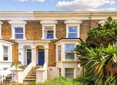 Properties to let in Fenwick Road - SE15 4HW view1