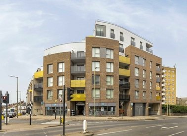 Properties to let in Finchley Road - NW11 8AT view1