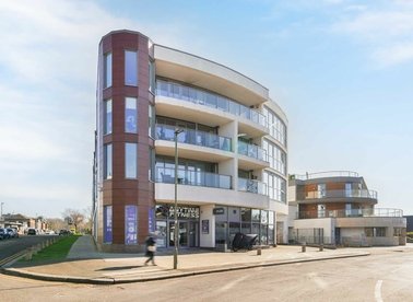 Properties to let in Flower Lane - NW7 2JA view1