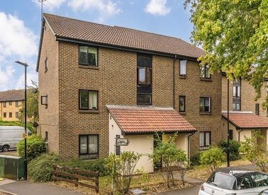 Properties to let in Foxwood Close - TW13 7DN view1