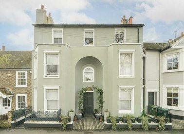 Properties let in French Street - TW16 5JY view1