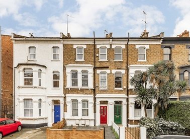 Properties to let in Frithville Gardens - W12 7JN view1