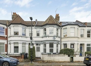 Properties let in Frobisher Road - N8 0QT view1
