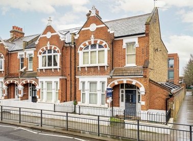 Properties to let in Fulham Palace Road - SW6 6TL view1
