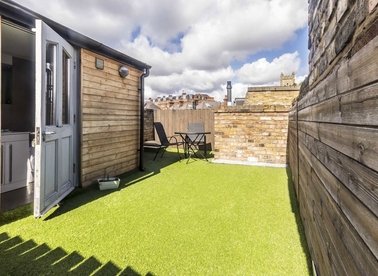 Properties to let in Fulham Road - SW6 5NH view1