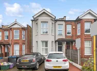 Properties to let in Gap Road - SW19 8JG view1