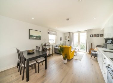 Properties to let in Garden Road - TW9 4NR view1