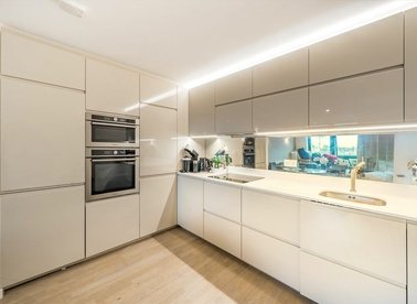 Properties let in Garfield Road - SW19 8SB view1