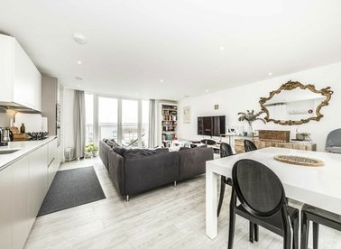 Properties let in Gaumont Place - SW2 4FX view1