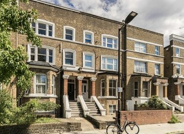 Properties to let in Gautrey Road - SE15 2JE view1