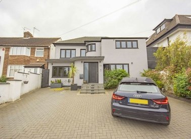 Properties to let in Gibbs Green - HA8 9RS view1
