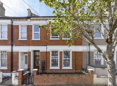 Properties to let in Gilbey Road - SW17 0QH view1