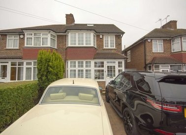 Properties to let in Girton Avenue - NW9 9UD view1