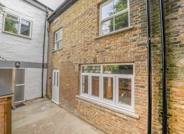 Properties to let in Glass Place - KT6 6EB view1