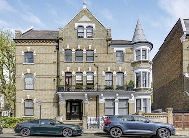 Properties to let in Glazbury Road - W14 9AS view1