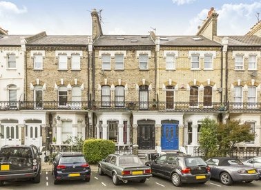 Properties to let in Glazbury Road - W14 9AS view1