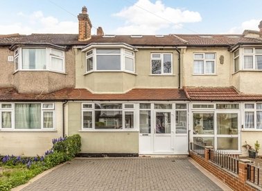 Properties to let in Glenister Park Road - SW16 5DS view1