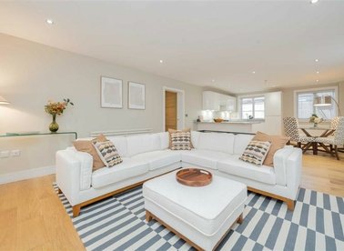 Properties to let in Gloucester Gardens - W2 6BN view1