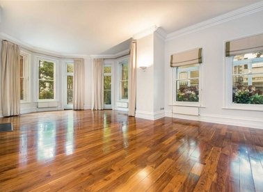 Properties to let in Gloucester Road - SW7 4QF view1