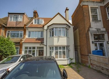 Properties let in Golders Green Road - NW11 8HE view1