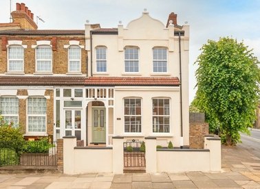 Properties to let in Goldsmith Road - N11 3JG view1