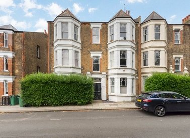 Properties to let in Gondar Gardens - NW6 1HB view1