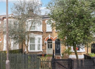 Properties to let in Gordon Road - SE15 3RP view1