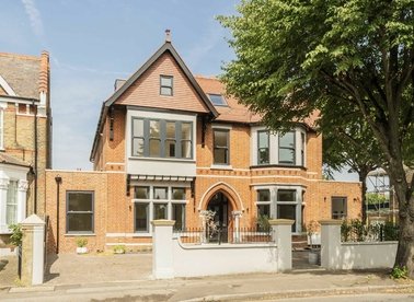 Properties let in Gordon Road - W13 8PJ view1
