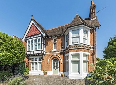 Properties let in Gordon Road - W5 2AH view1