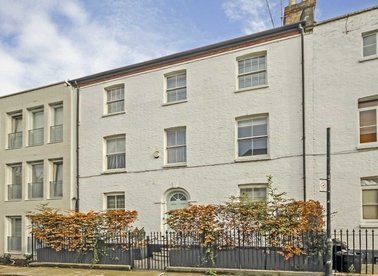 Properties to let in Gorleston Street - W14 8XS view1