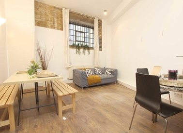 Properties to let in Gowers Walk - E1 8BH view1