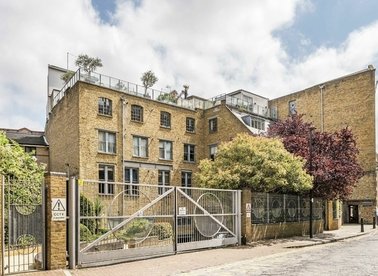 Properties to let in Gowers Walk - E1 8BH view1