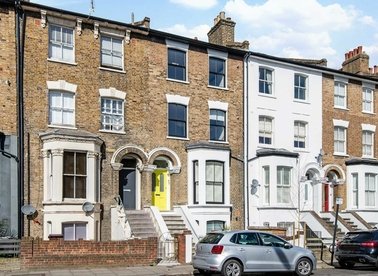 Properties let in Graham Road - E8 1PB view1