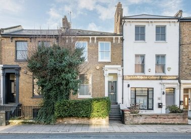 Properties let in Graham Road - E8 1BZ view1