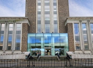Properties to let in Great West Road - TW8 0HD view1