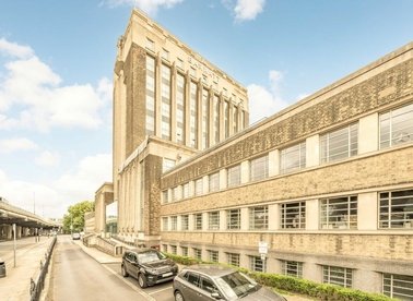 Properties let in Great West Road - TW8 0HE view1
