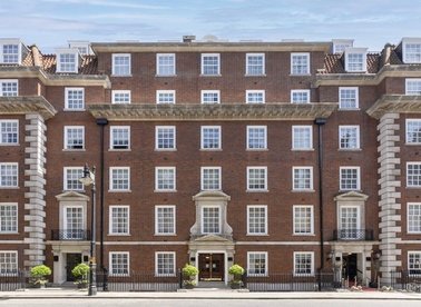 Properties let in Grosvenor Square - W1K 3EP view1