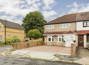 Properties to let in Grove Crescent - TW13 6LY view1