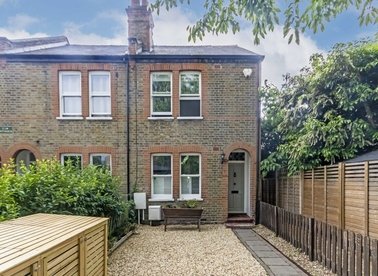Properties to let in Grove Footpath - KT5 8AT view1