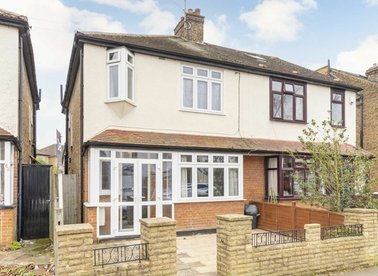 Properties to let in Grove Lane - KT1 2SR view1