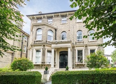 Properties to let in Grove Road - KT6 4DA view1