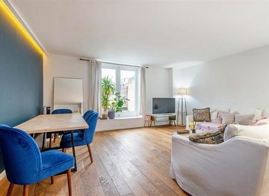 Properties to let in Hackney Road - E2 8JL view1