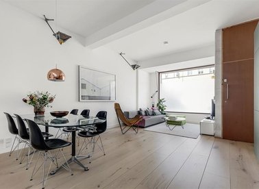 Properties to let in Hackney Road - E2 7AP view1