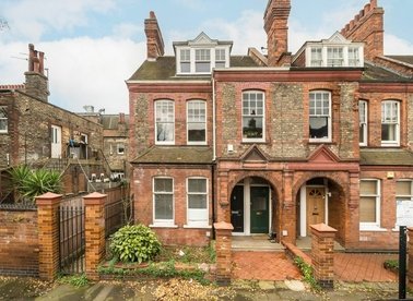 Properties let in Hailsham Avenue - SW2 3AJ view1